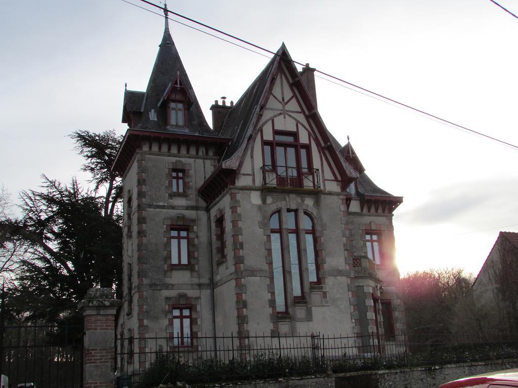 Chateau Lezat - Chambres D'Hotes La Souterraine Exteriör bild