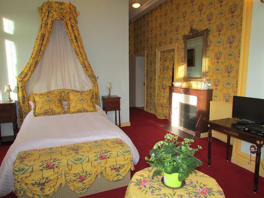 Chateau Lezat - Chambres D'Hotes La Souterraine Rum bild