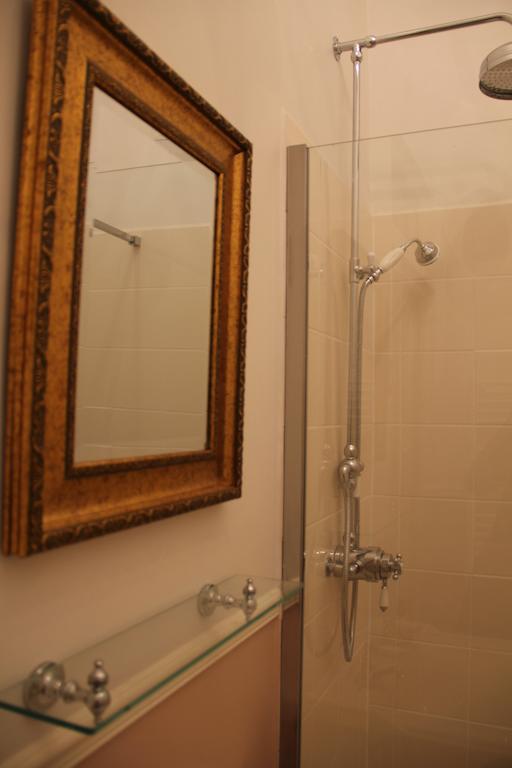 Chateau Lezat - Chambres D'Hotes La Souterraine Rum bild