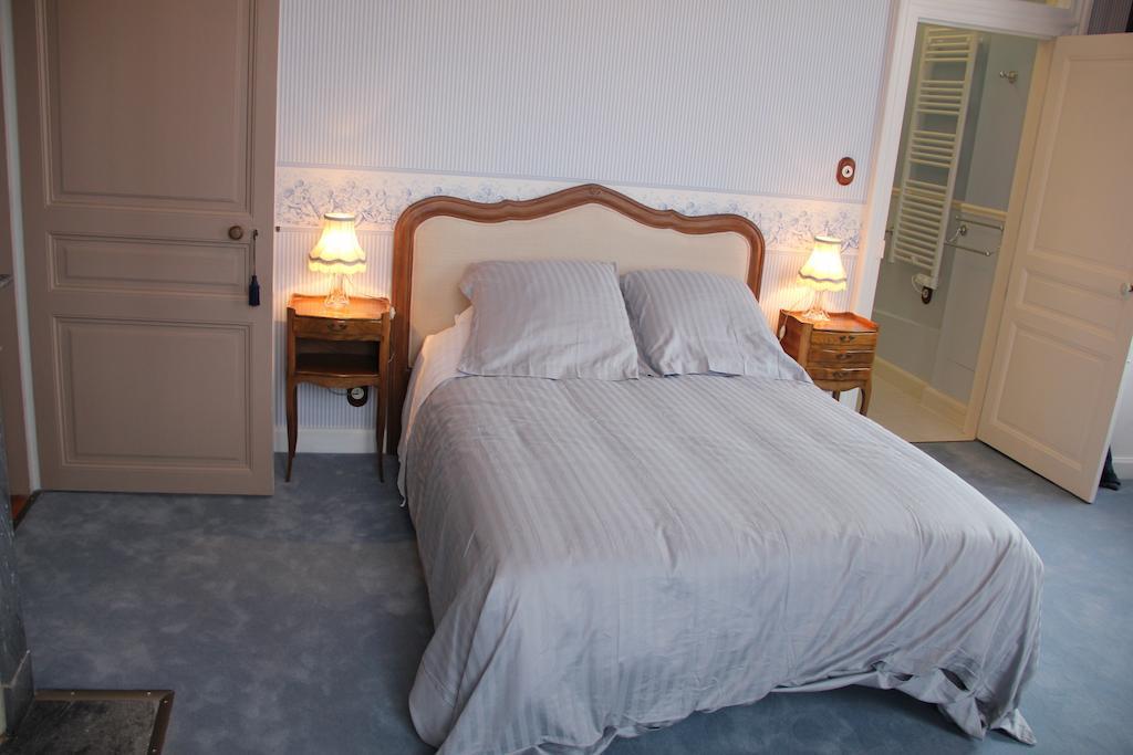 Chateau Lezat - Chambres D'Hotes La Souterraine Rum bild